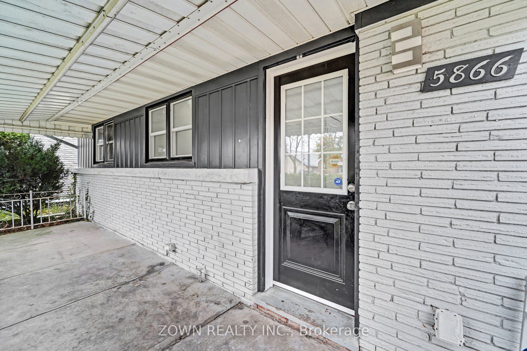5866 Valley Way, Niagara Falls, ON L2E 1Y1 photo 5