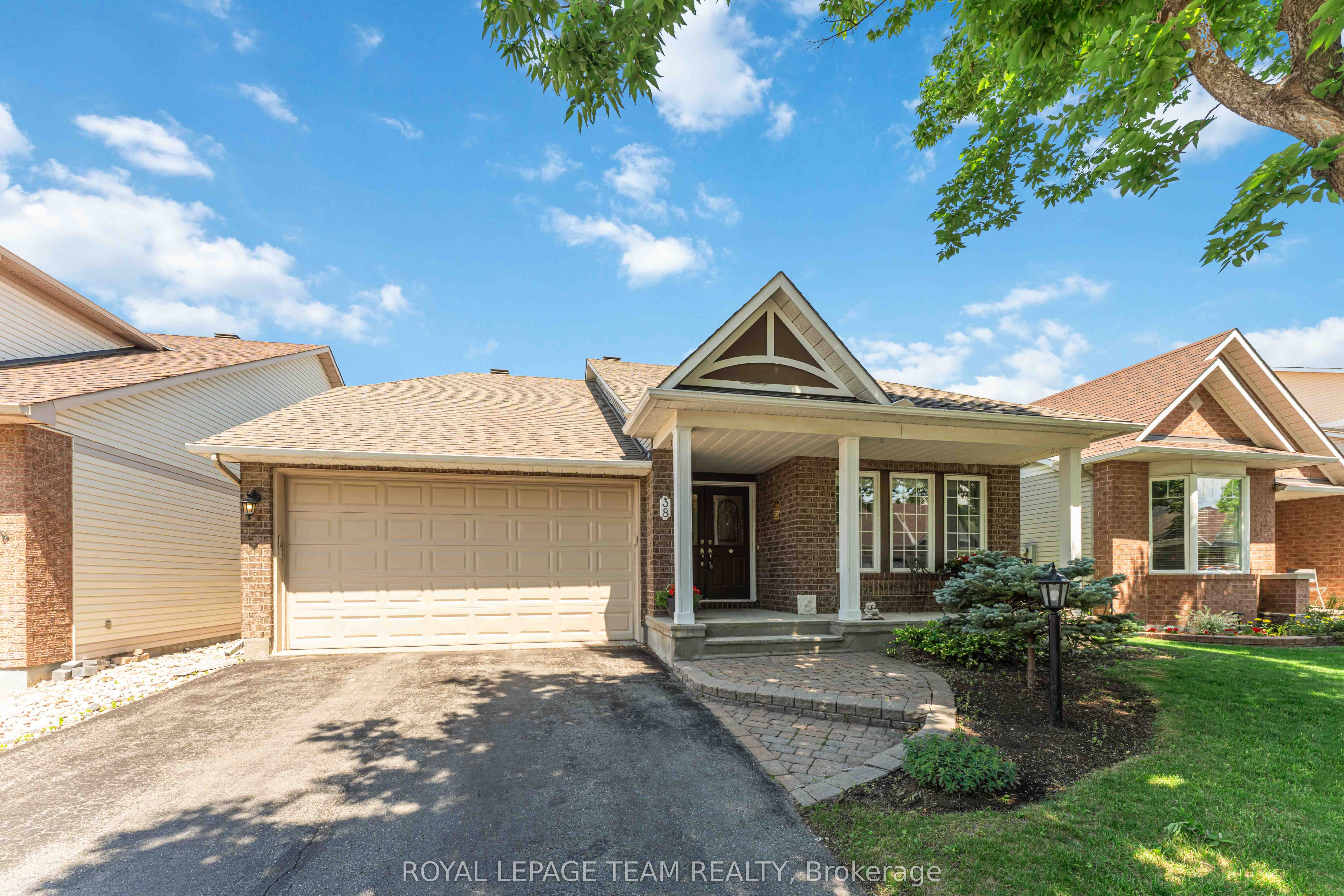 38 Settler's Ridge Way, Barrhaven, ON K2J 4V2