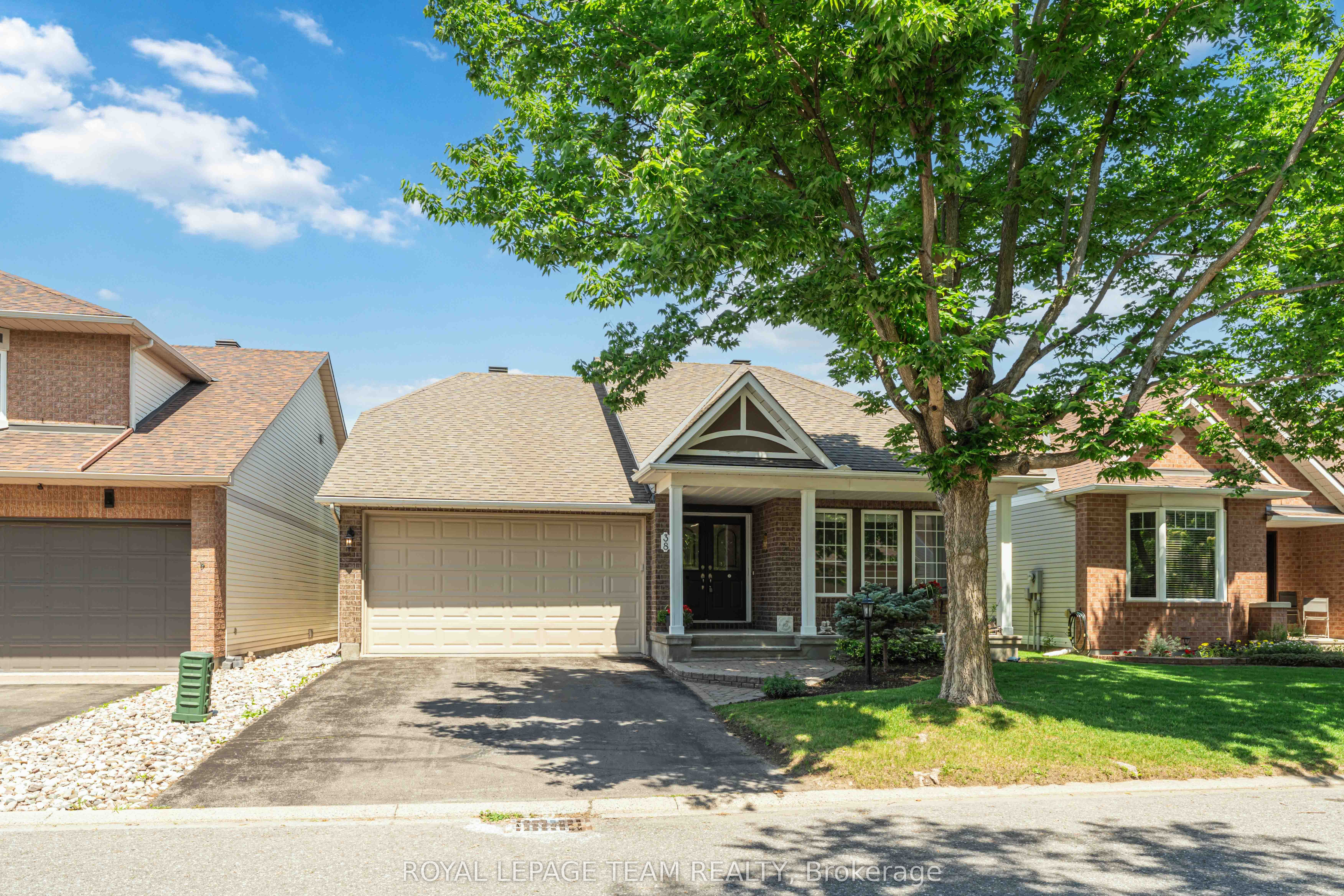 38 Settler's Ridge Way, Barrhaven, ON K2J 4V2 photo 2