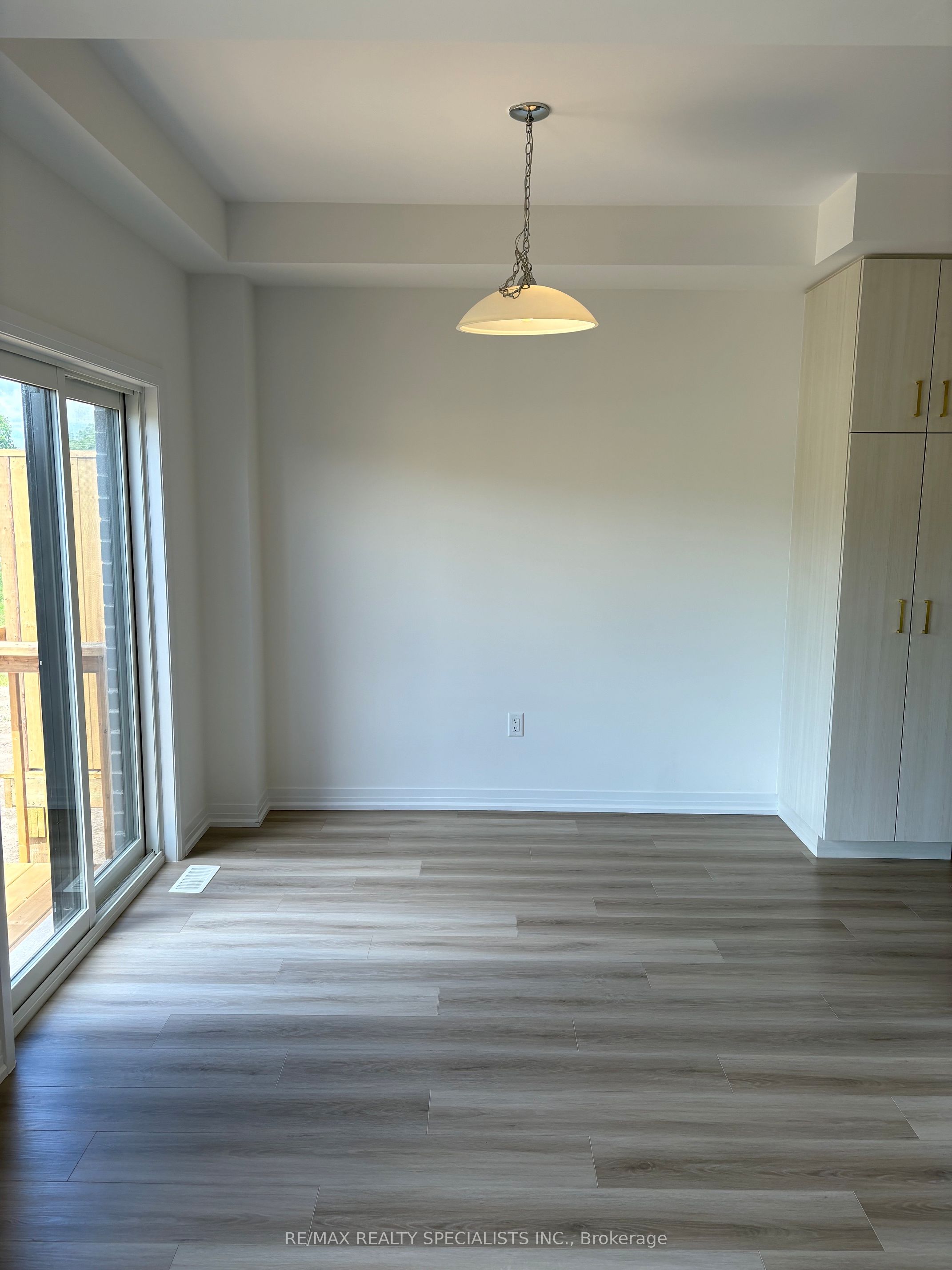 102 Gort Avenue, Brant, ON N3L 3K2 photo 3