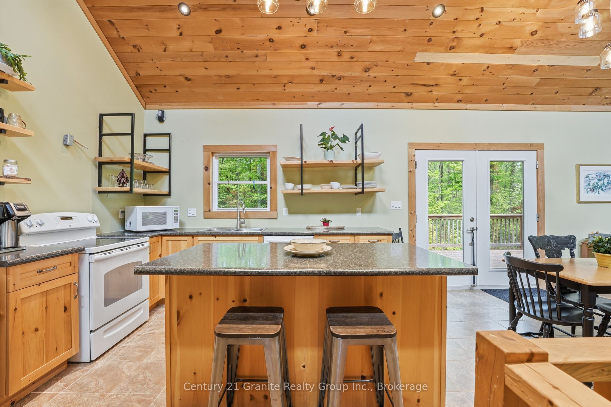 1048 Bacon Road, Minden Hills, ON K0M 2A1 photo 3