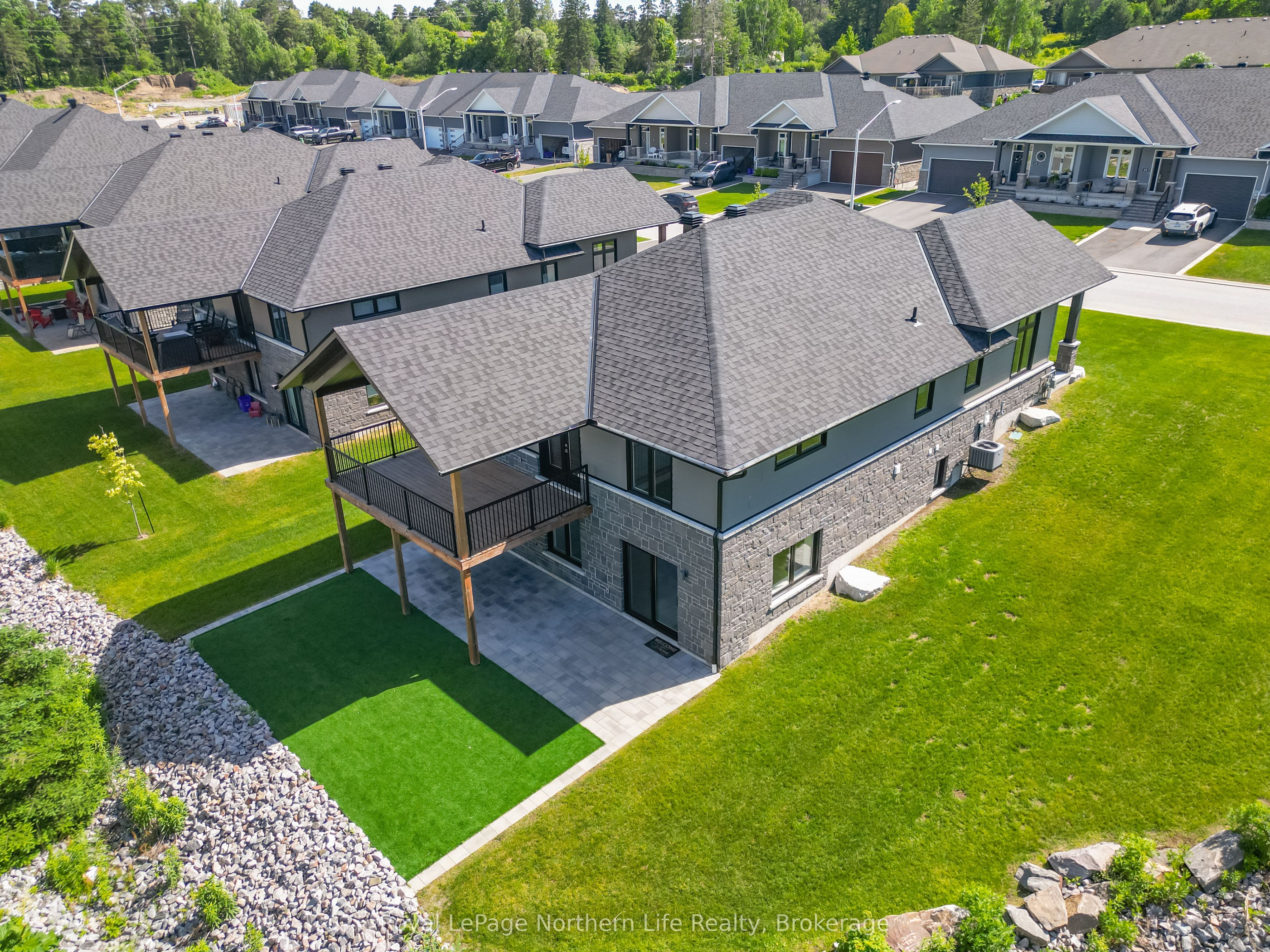 9 Silver Maple Lane, North Bay, ON P1C 0B5 photo 3