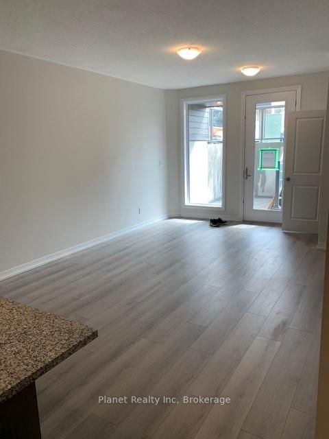 261 Woodbine Avenue 67, Kitchener, ON N2R 0S7 photo 5