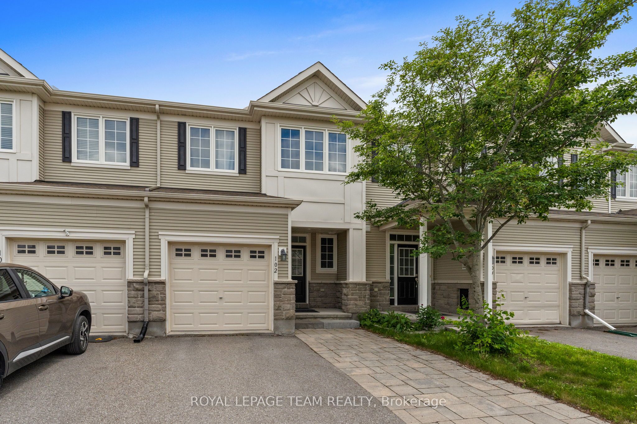 102 Lochnaw Private, Barrhaven, ON K2J 5X6 photo 2