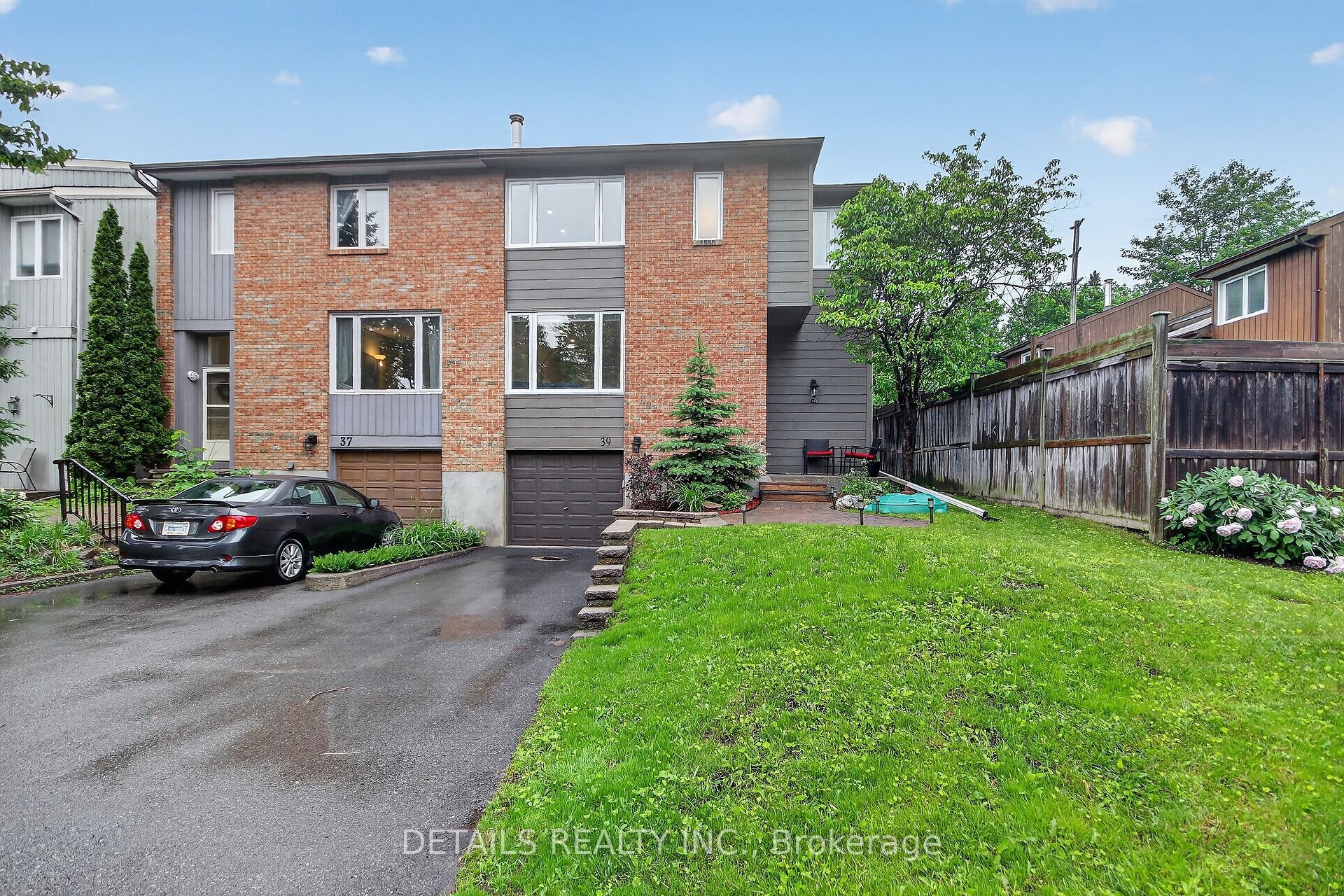 39 Sandhurst Court, Billings Bridge - Riverside Park and Area, ON K1V 9W9