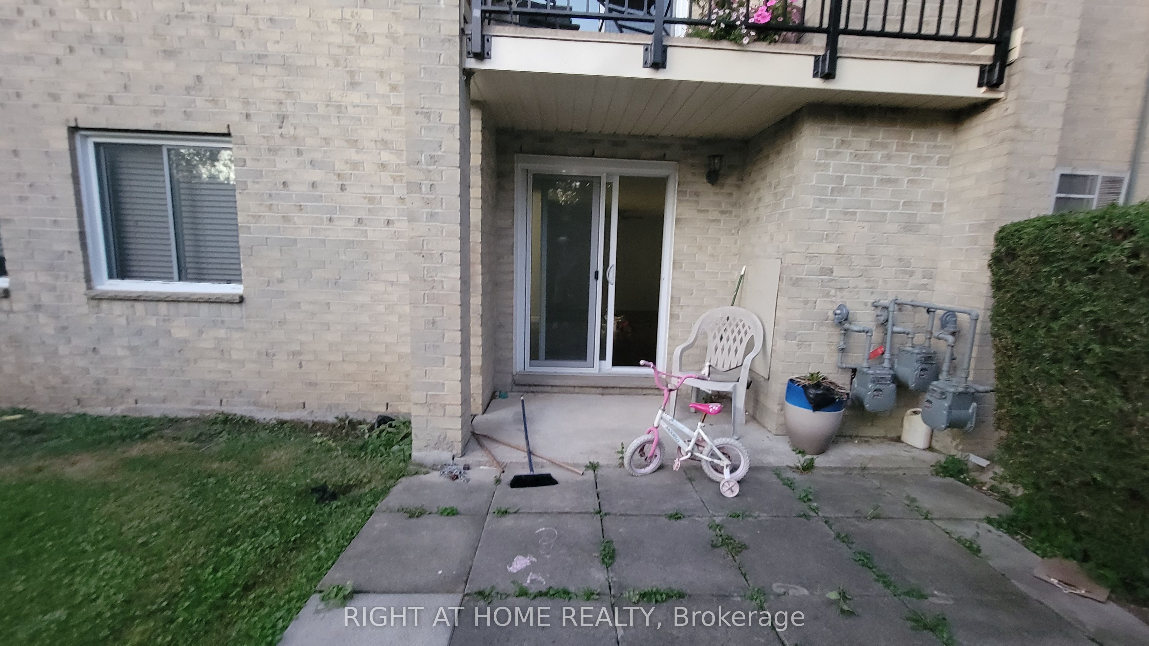 733 Deveron Crescent 108, London South, ON N5Z 4X7 photo 4