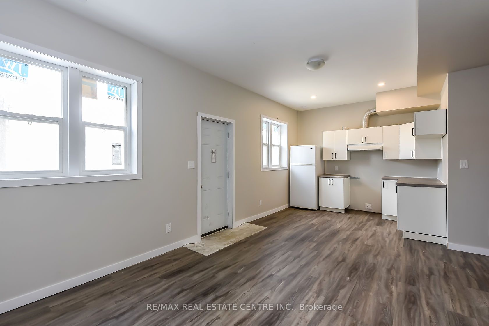 104 Beach Road E, Hamilton, ON L8L 3Z9 photo 4