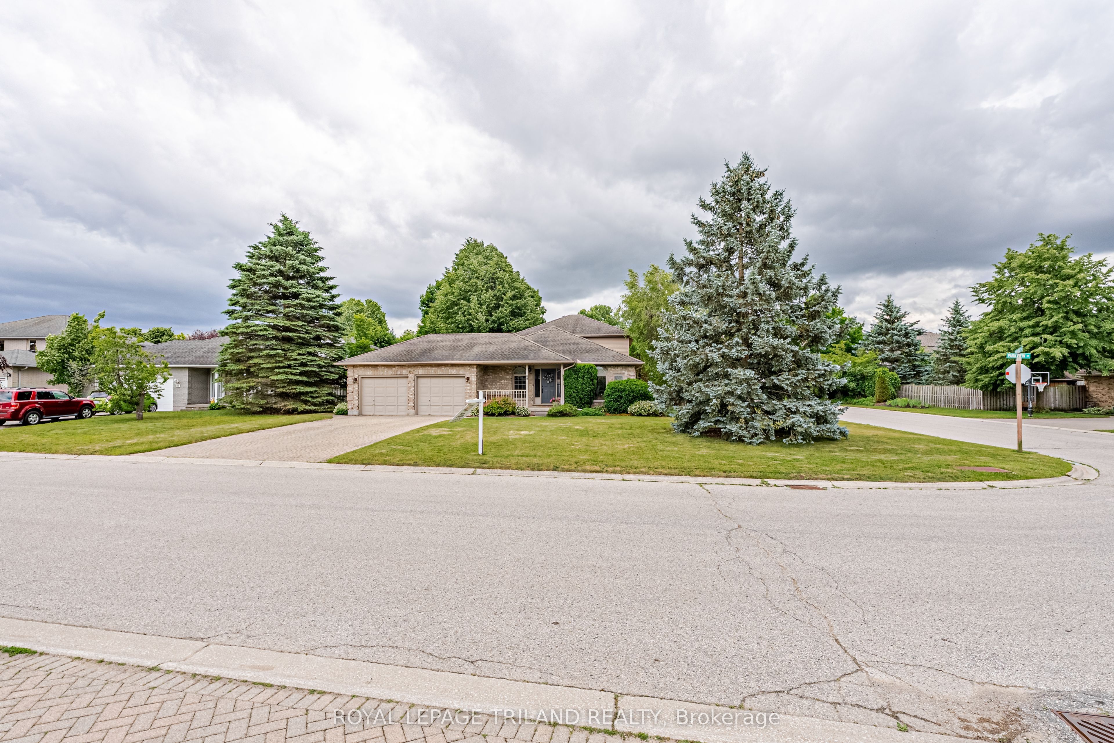 89 Parkview Drive, Thames Centre, ON N0L 1G2 photo 3
