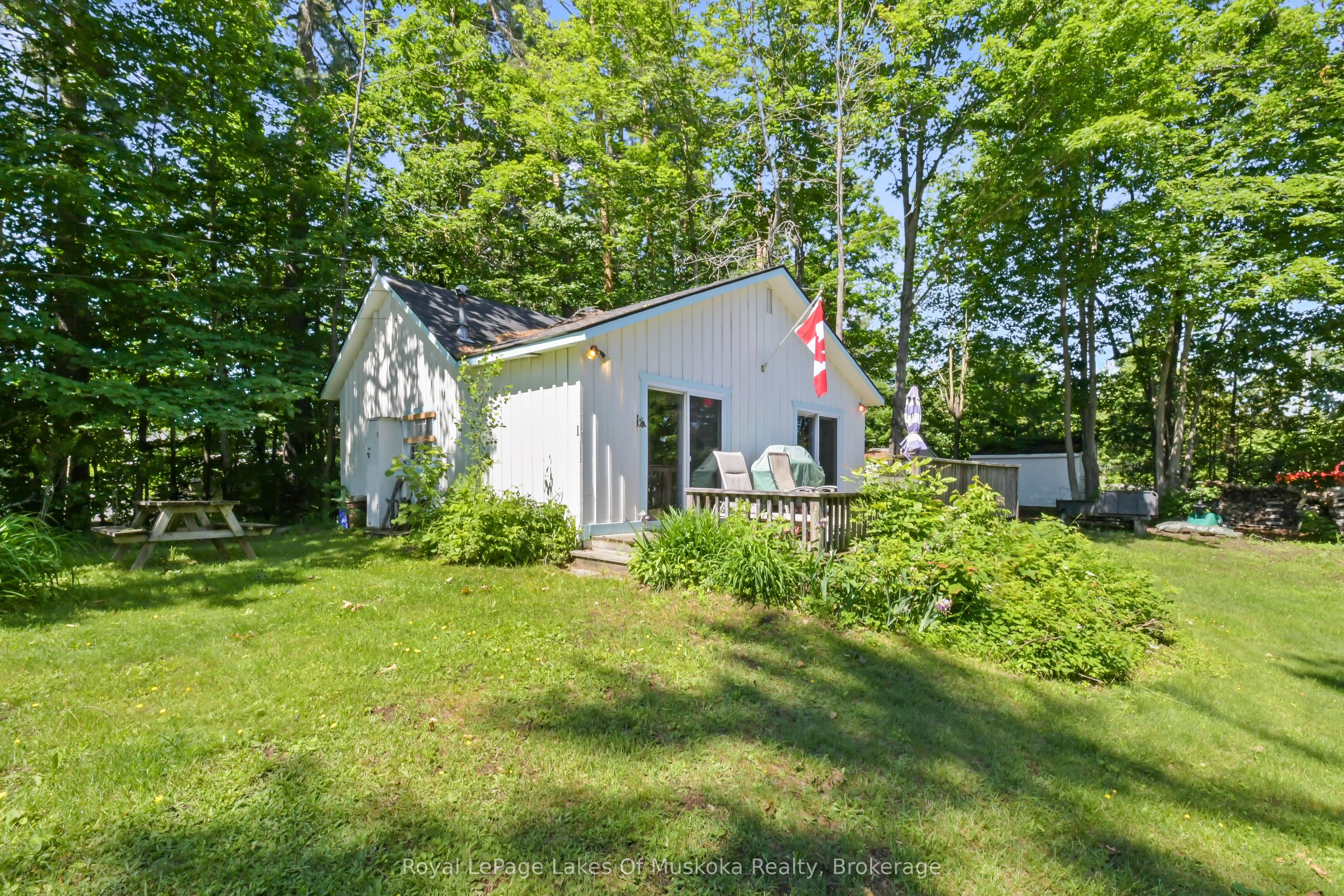 180 Two Road 1, Gravenhurst, ON P1P 1R1