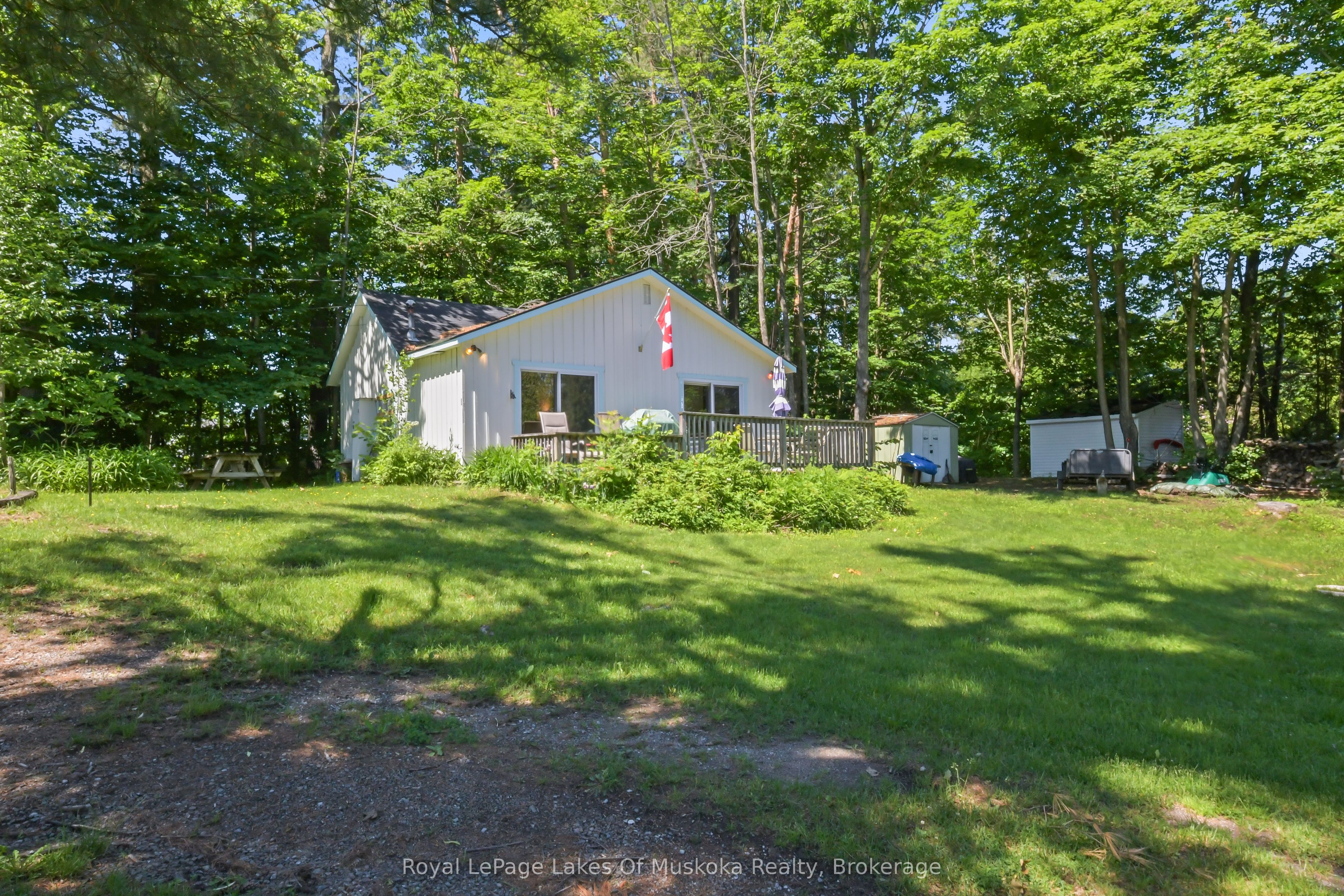 180 Two Road 1, Gravenhurst, ON P1P 1R1 photo 2