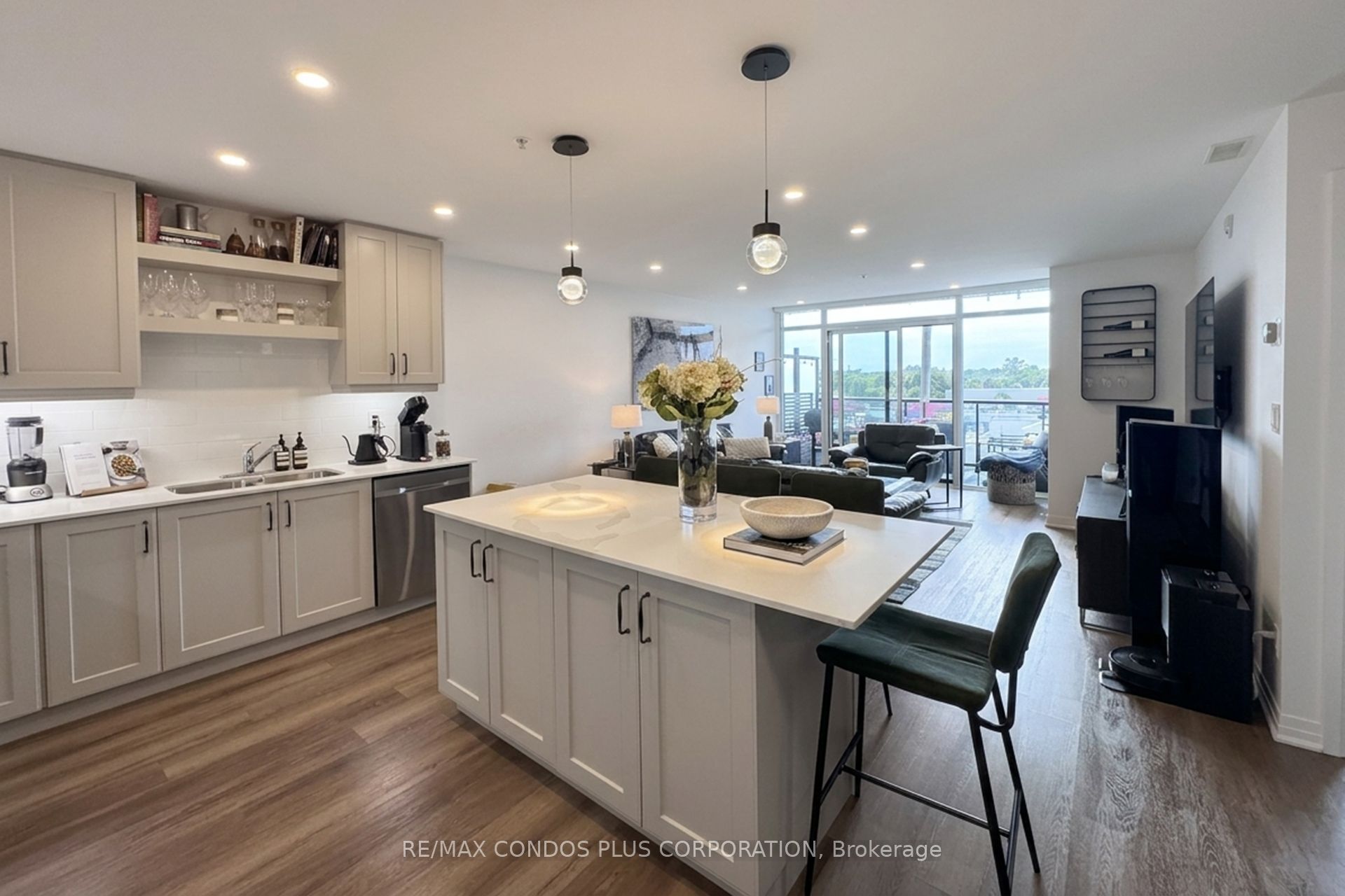 5 Hamilton Street N 501, Hamilton, ON L8B 2A4