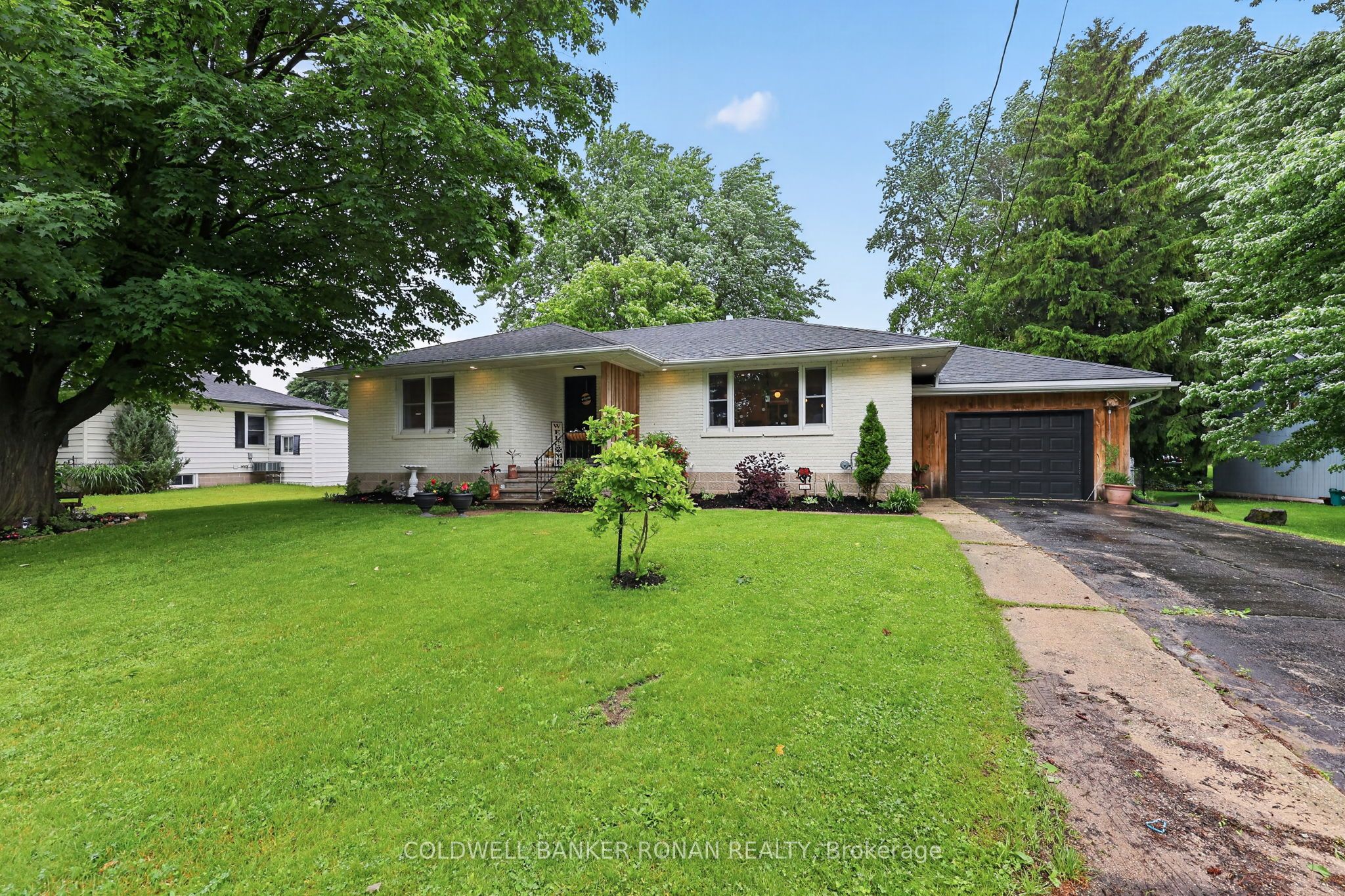 30 King Street N, Minto, ON N0G 1Z0 photo 2