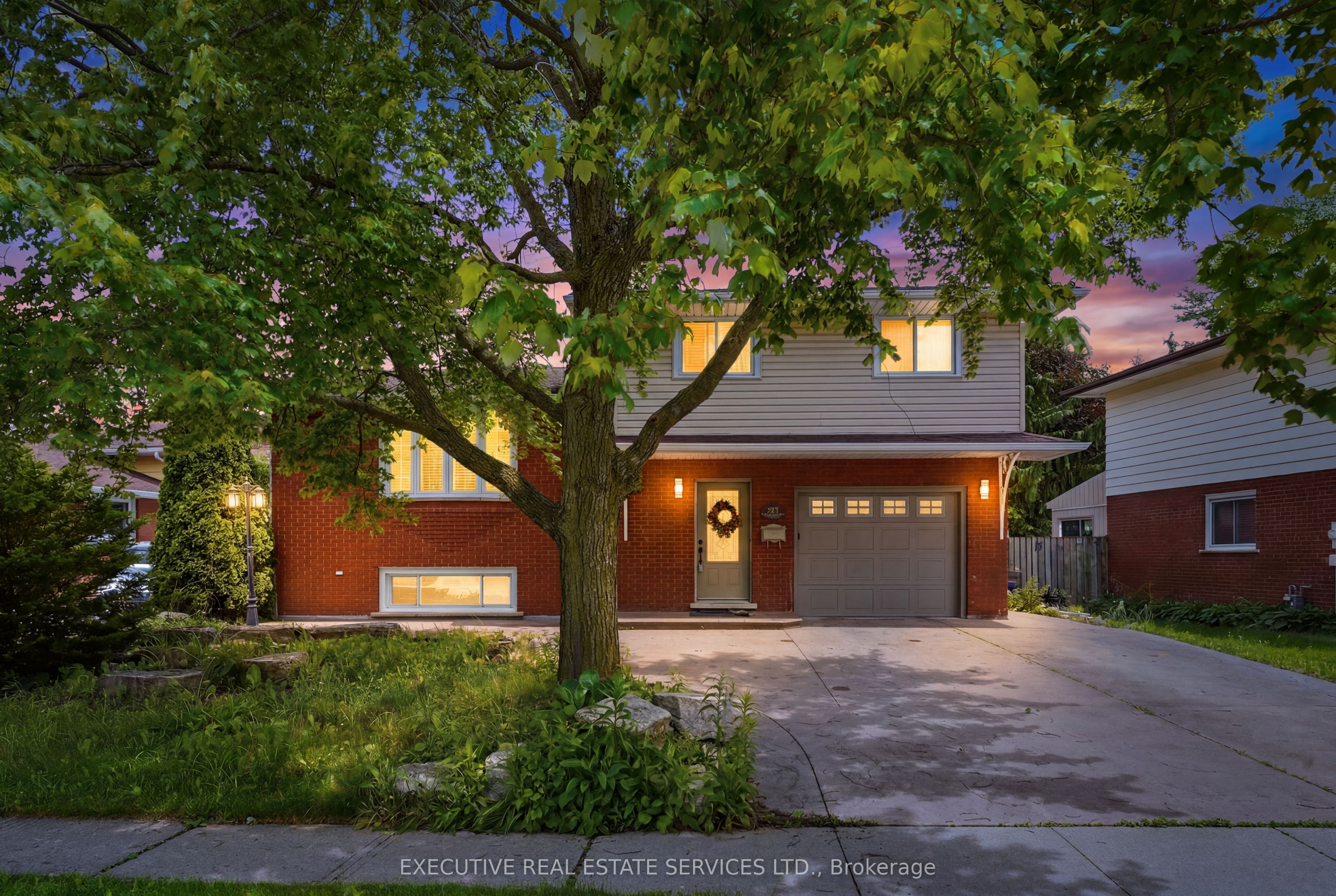 207 Christopher Drive, Cambridge, ON N1R 4S6 photo 3