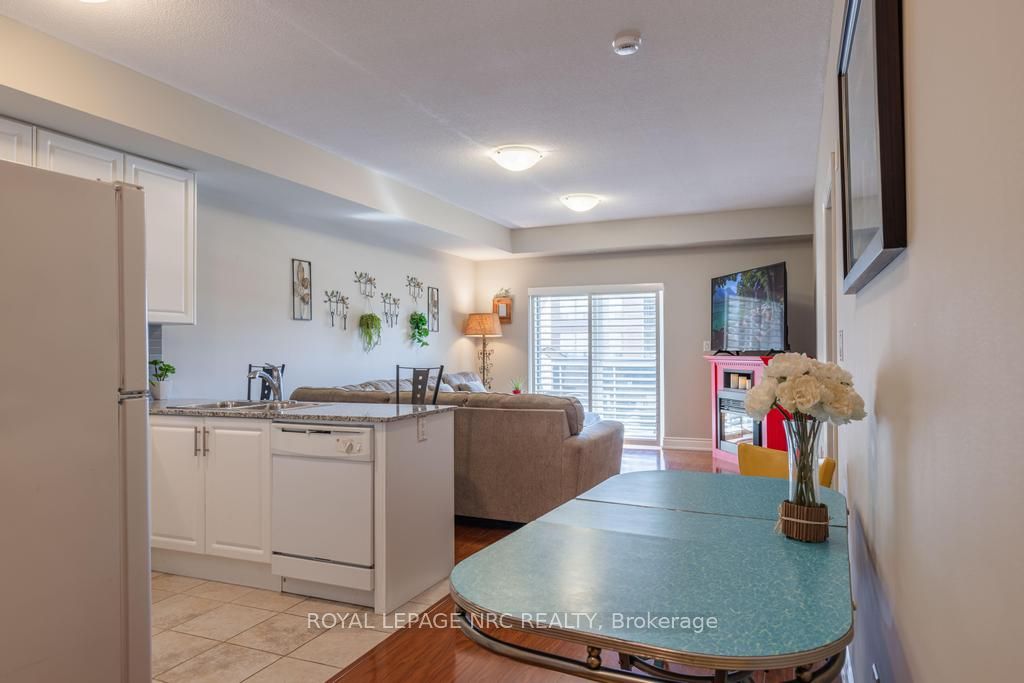 8111 Forest Glen Drive 220, Niagara Falls, ON L2H 2Y7 photo 4