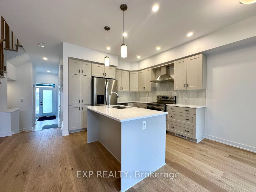 171 Bliss Crescent, Kanata, ON K2V 0T5 photo 2
