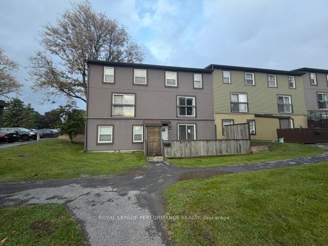 1250 McWatters Road 22, Parkway Park - Queensway Terrace S and Area, ON K2C 3P5