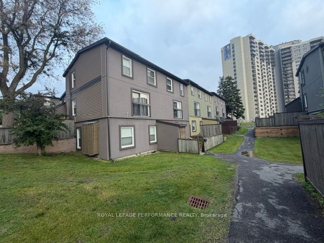 1250 McWatters Road 22, Parkway Park - Queensway Terrace S and Area, ON K2C 3P5 photo 2