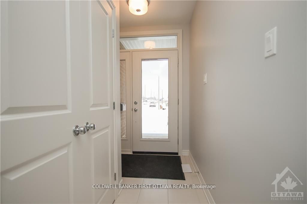144 ANGELONIA Crescent, Blossom Park - Airport and Area, ON K1T 0Y5 photo 3