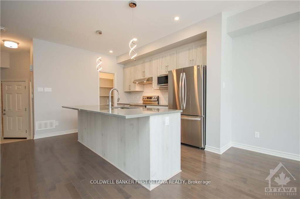 144 ANGELONIA Crescent, Blossom Park - Airport and Area, ON K1T 0Y5 photo 5