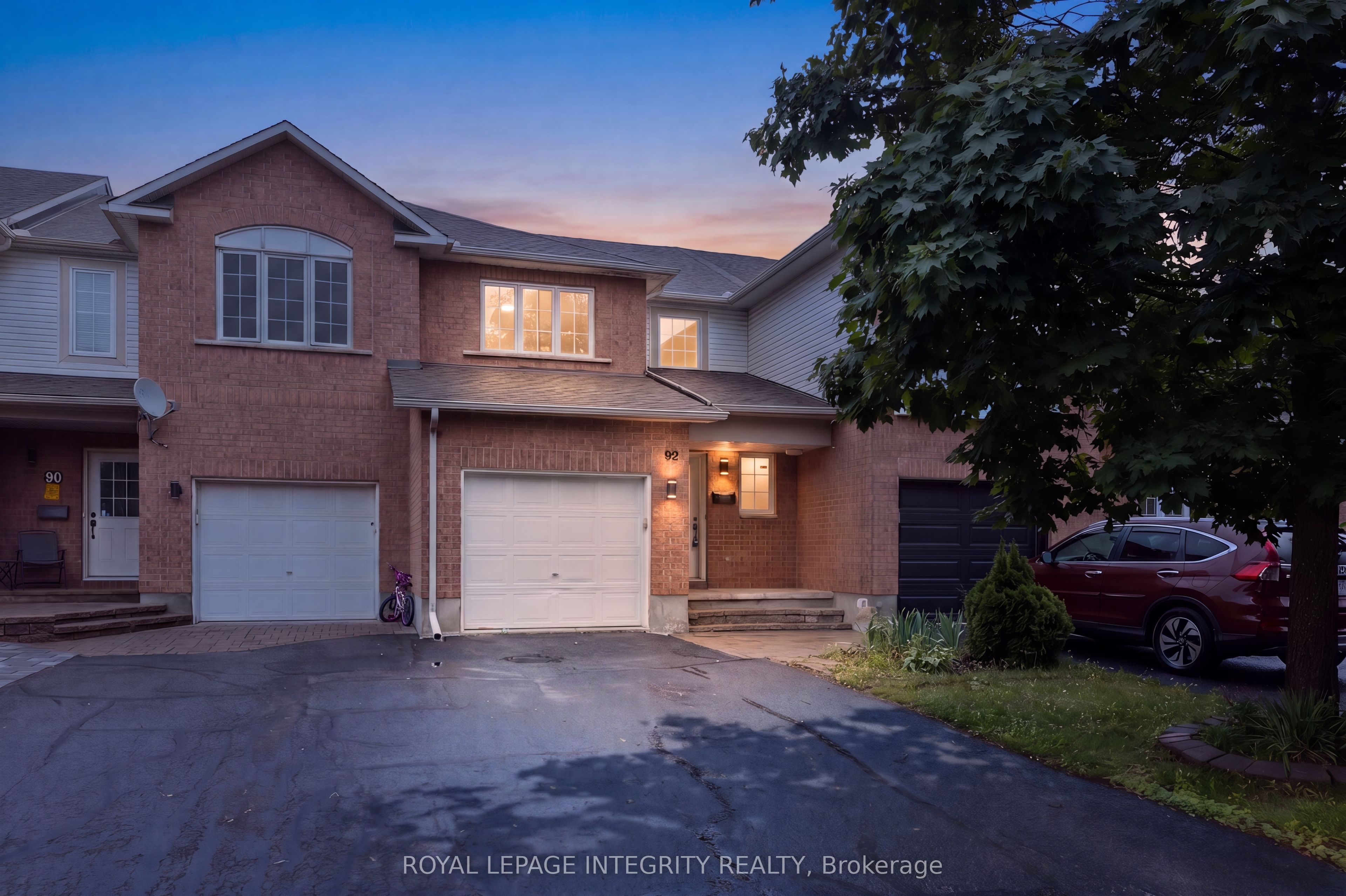 92 INVERKIP Avenue, Hunt Club - South Keys and Area, ON K1T 4C3