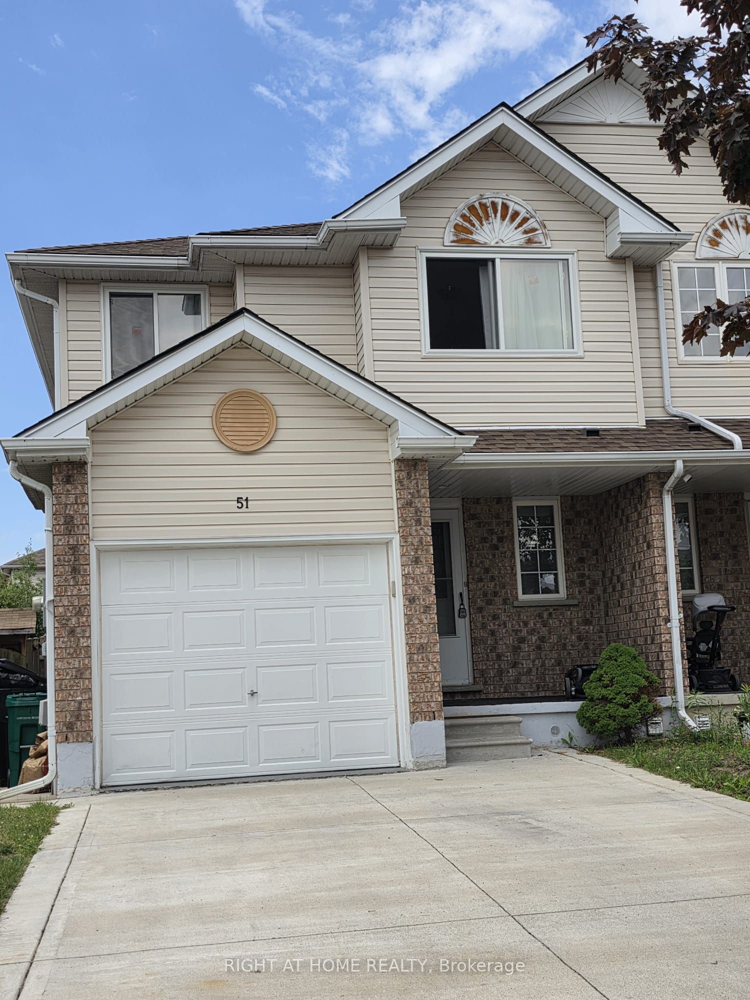 51 Hawkins Drive, Cambridge, ON N1T 1Z7 photo 2