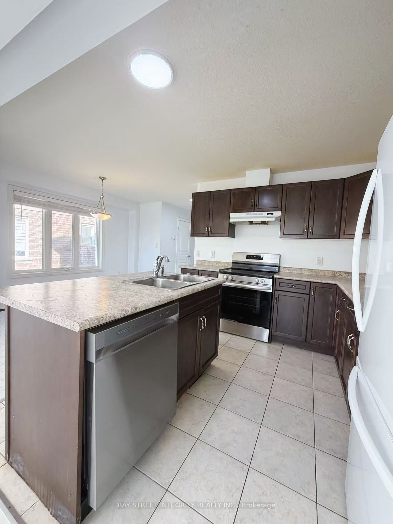 32 Elderberry Road, Thorold, ON L2V 0E7 photo 2