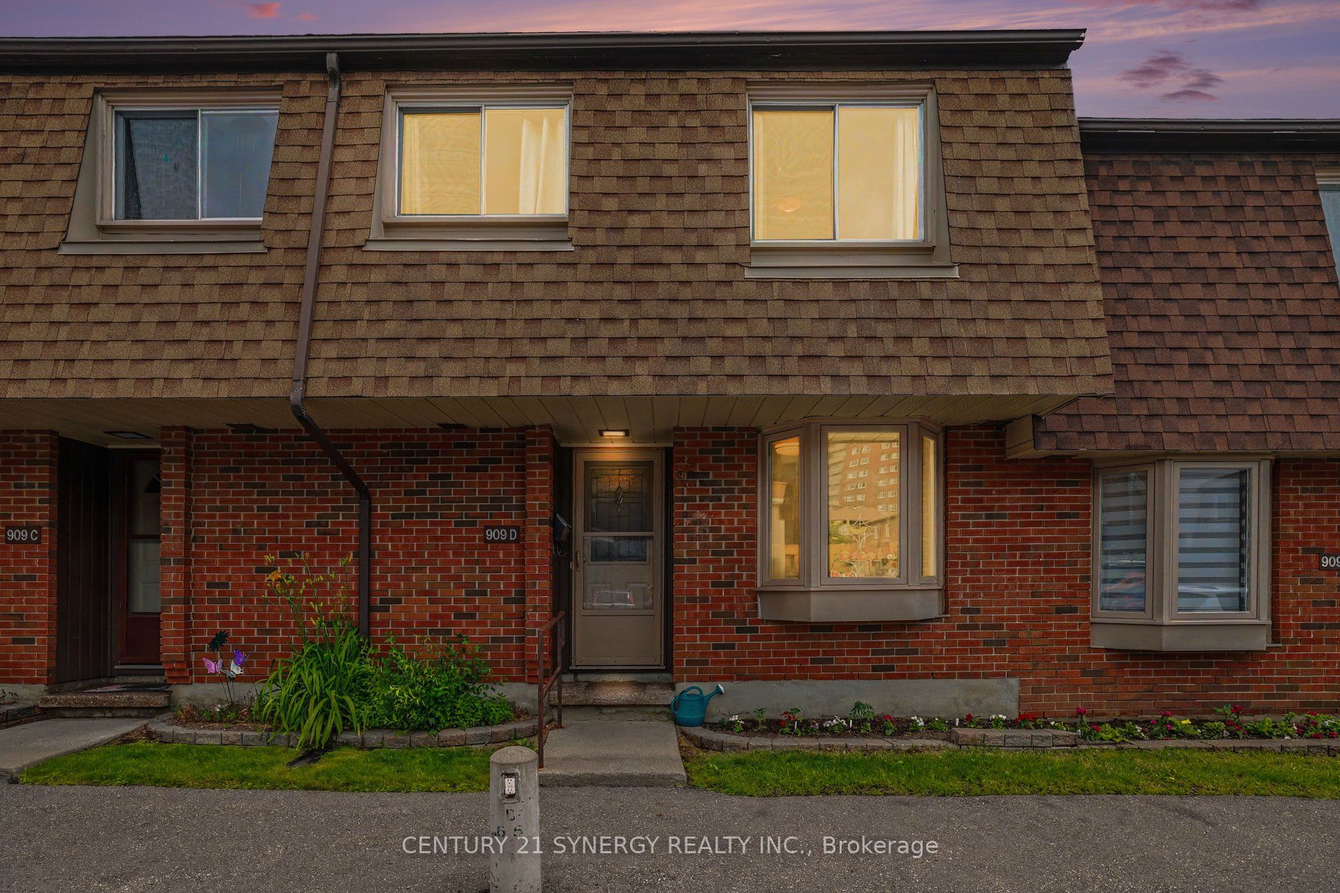 909D Elmsmere Road, Beacon Hill North - South and Area, ON K1J 8G4 photo 3