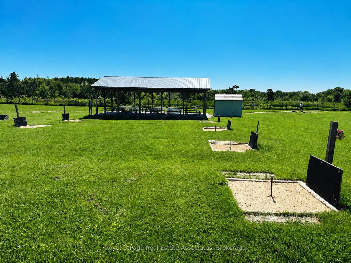 180 Glenariff Drive, Hamilton, ON L8B 1A5 photo 2