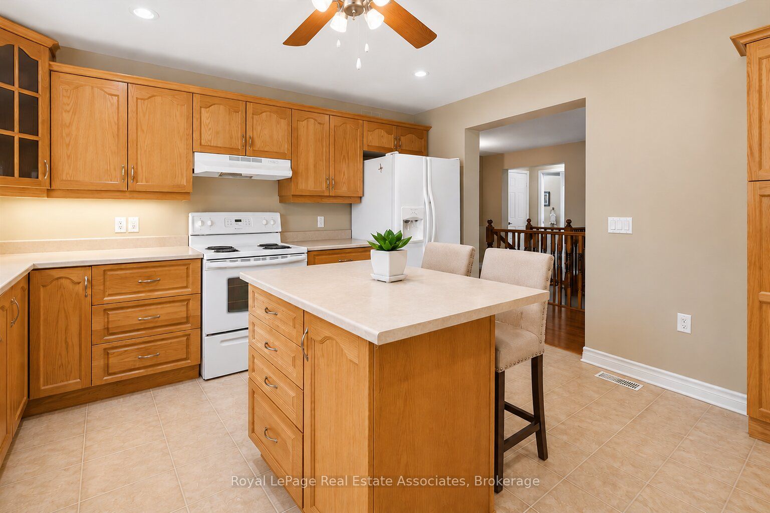 180 Glenariff Drive, Hamilton, ON L8B 1A5 photo 3