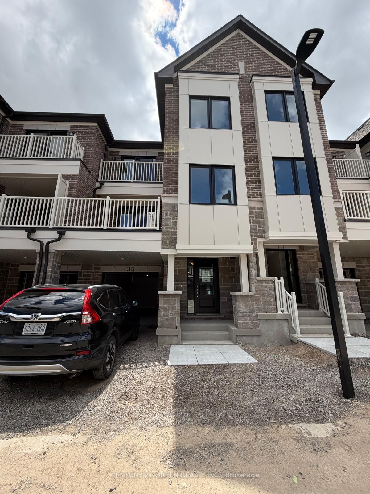 32 Canyon Drive, Kitchener, ON N2R 0V9 photo 2