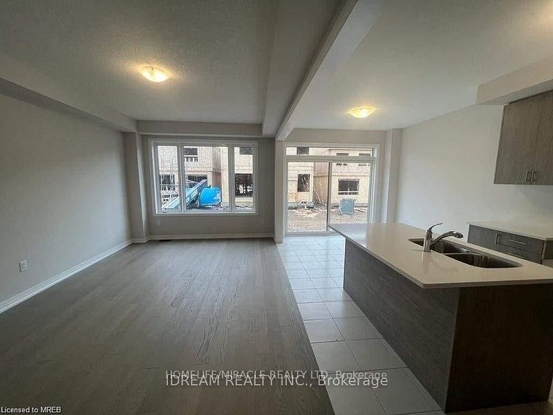 28 Crossmore Crescent Upper unit, Cambridge, ON M1S 0C7 photo 2