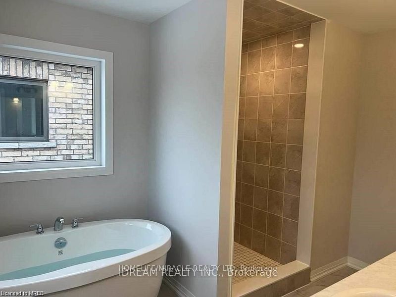 28 Crossmore Crescent Upper unit, Cambridge, ON M1S 0C7 photo 3