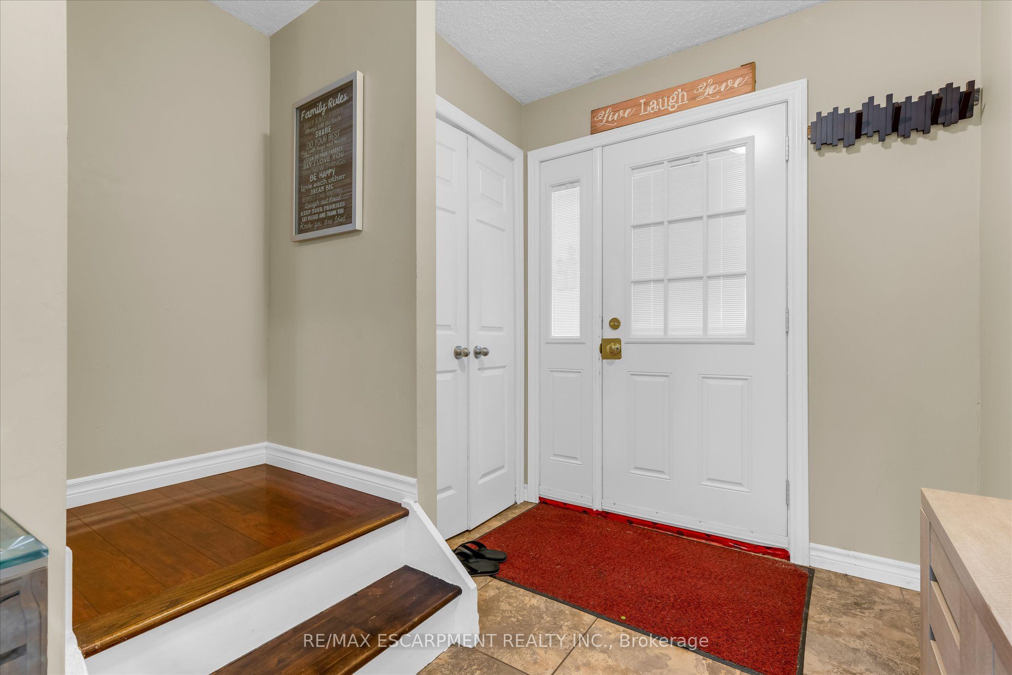 86 Golden Orchard Drive, Hamilton, ON L9C 6J5 photo 2