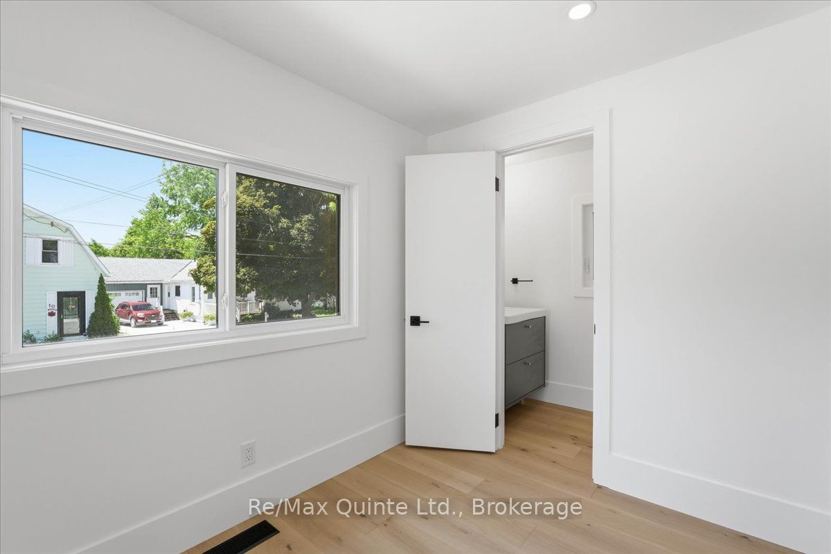 11 Eyre Street, Prince Edward County, ON K0K 2T0 photo 4