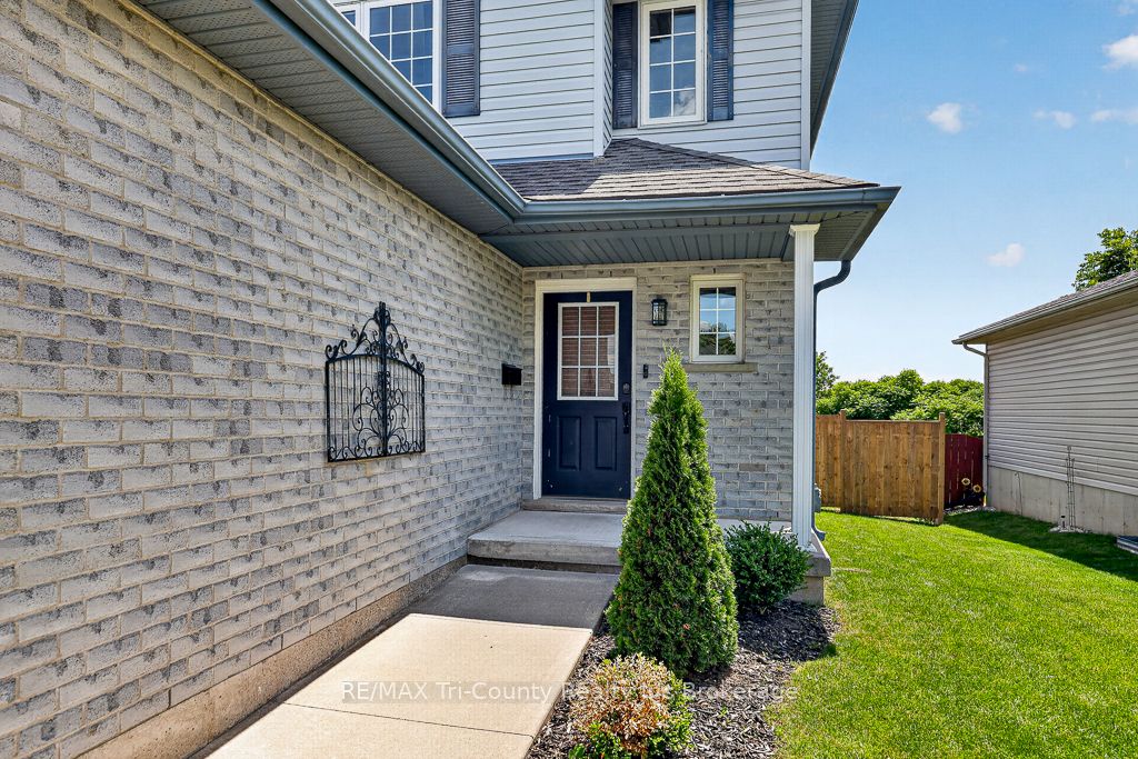 25 Herford Street, Tillsonburg, ON N4G 4V1 photo 3