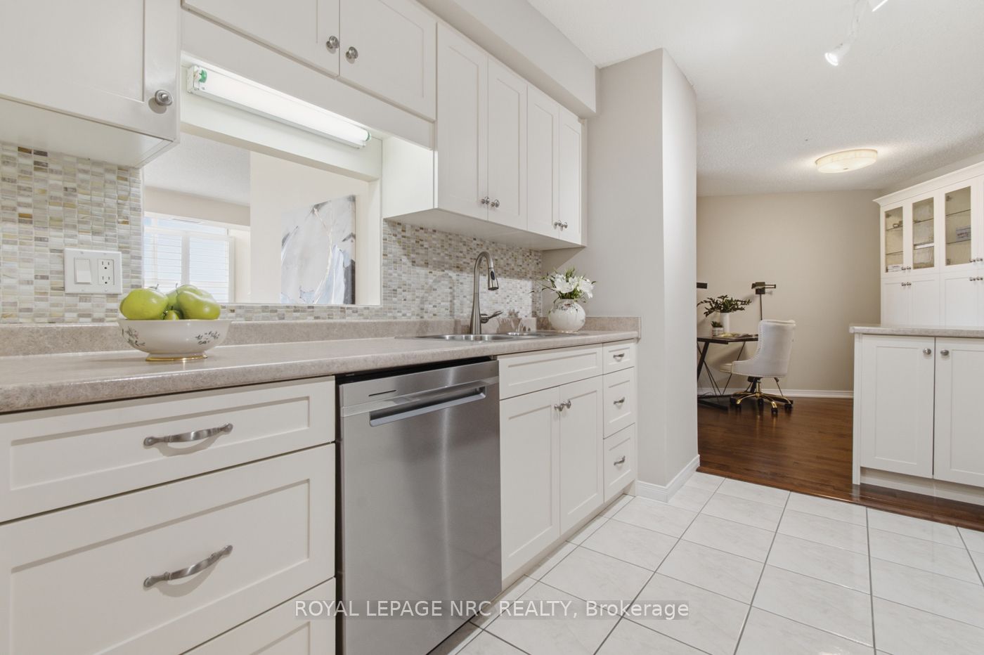 7 Gale Crescent N 1106, St. Catharines, ON L2R 7M8 photo 4