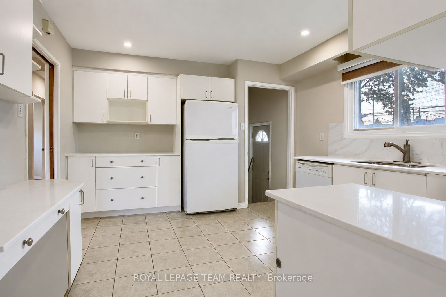 31 Pritchard Drive, South of Baseline to Knoxdale, ON K2G 1B2 photo 5