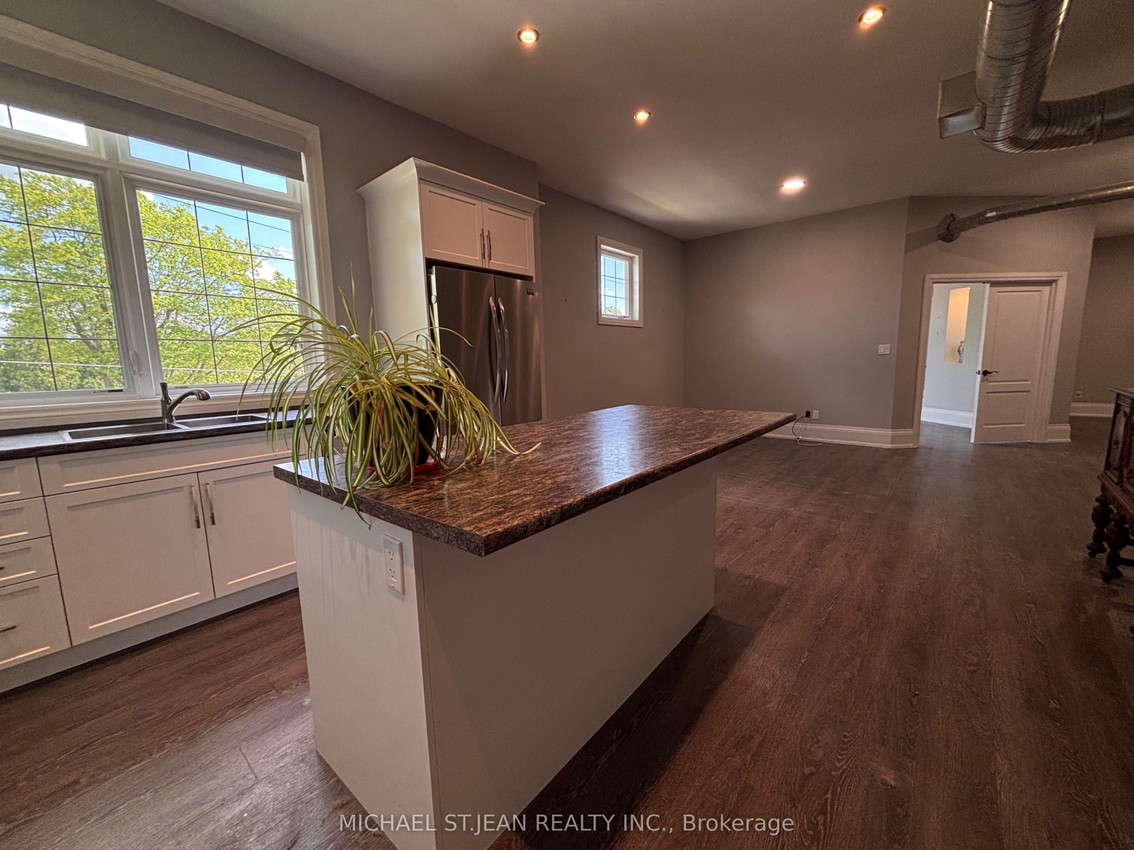 71 Wilson Street E, Hamilton, ON L9G 2B3 photo 5