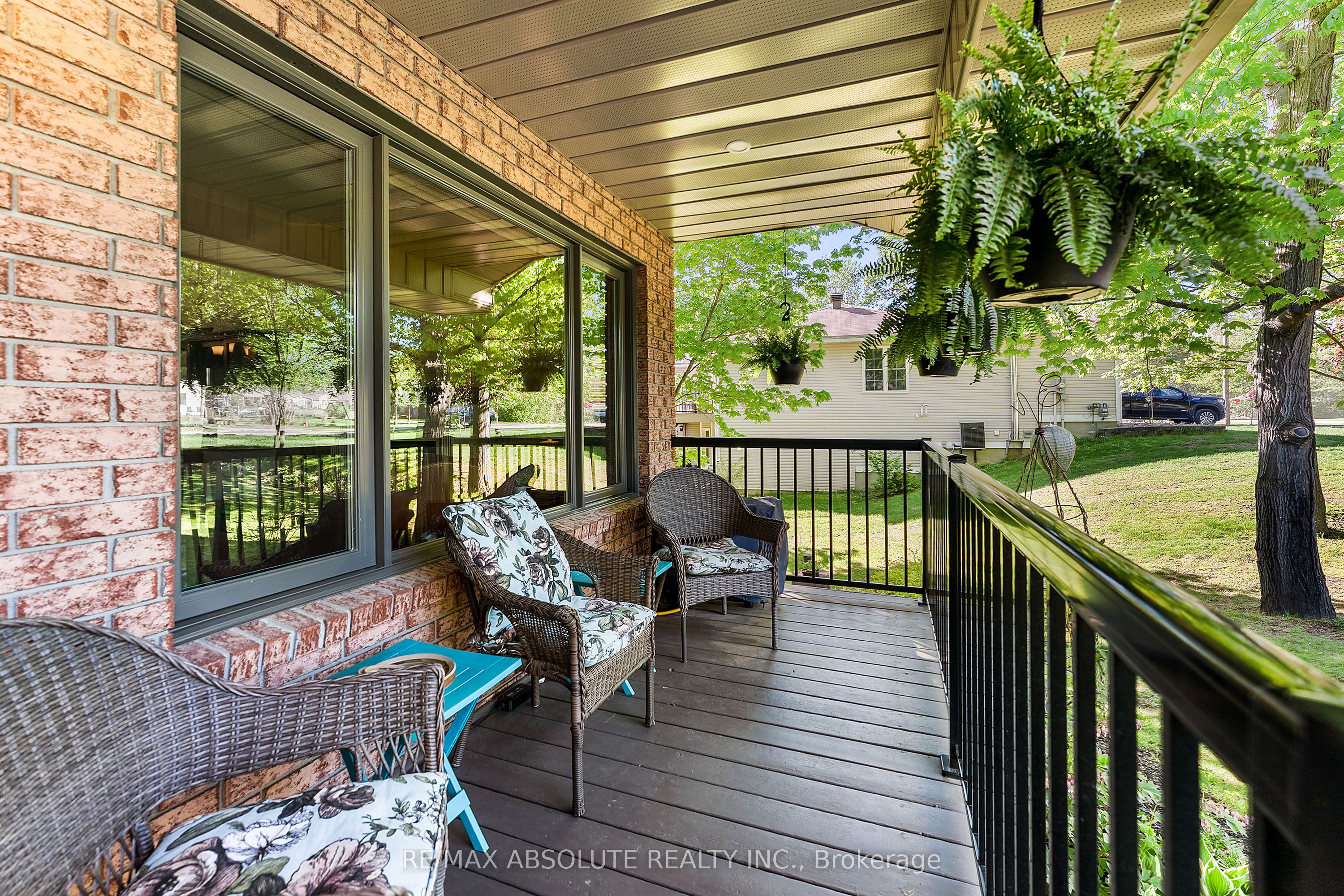 864 Centre Street, McNab/Braeside, ON K0A 1G0 photo 3