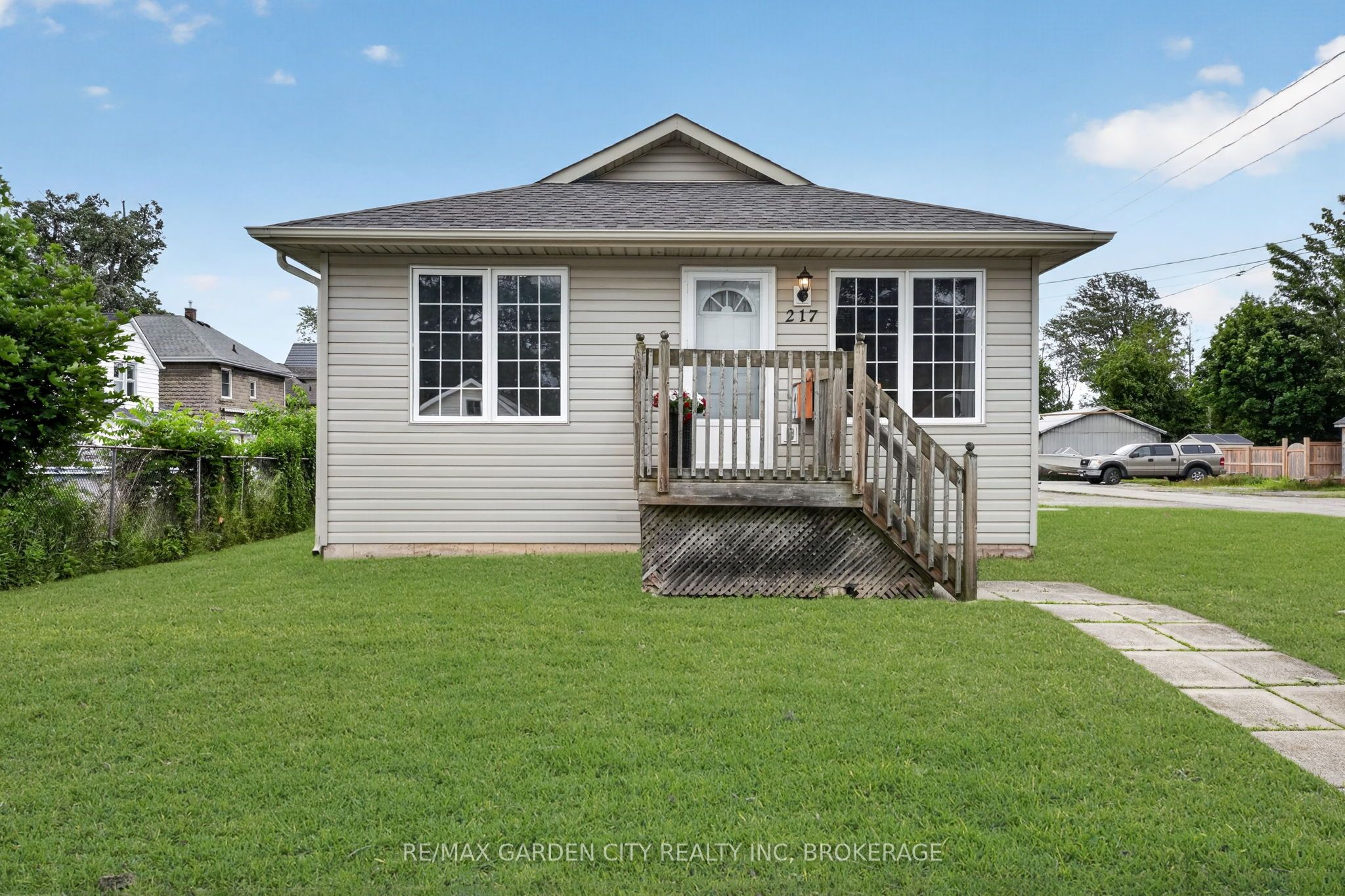 217 Pine Street, Haldimand, ON N1A 2L4