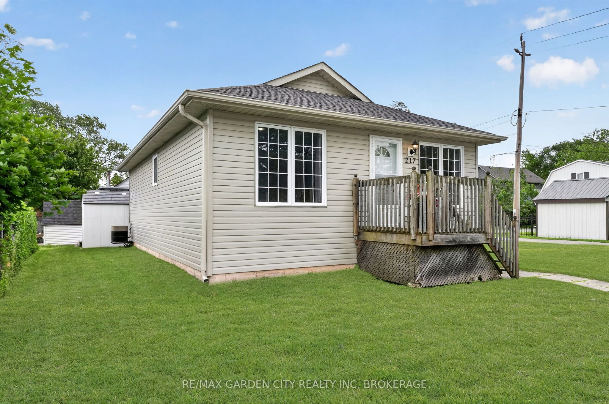 217 Pine Street, Haldimand, ON N1A 2L4 photo 2