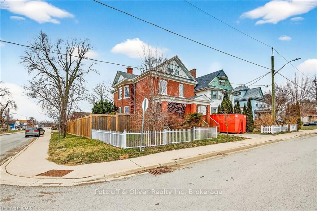 4637 Ellis Street, Niagara Falls, ON L2E 1H8 photo 3