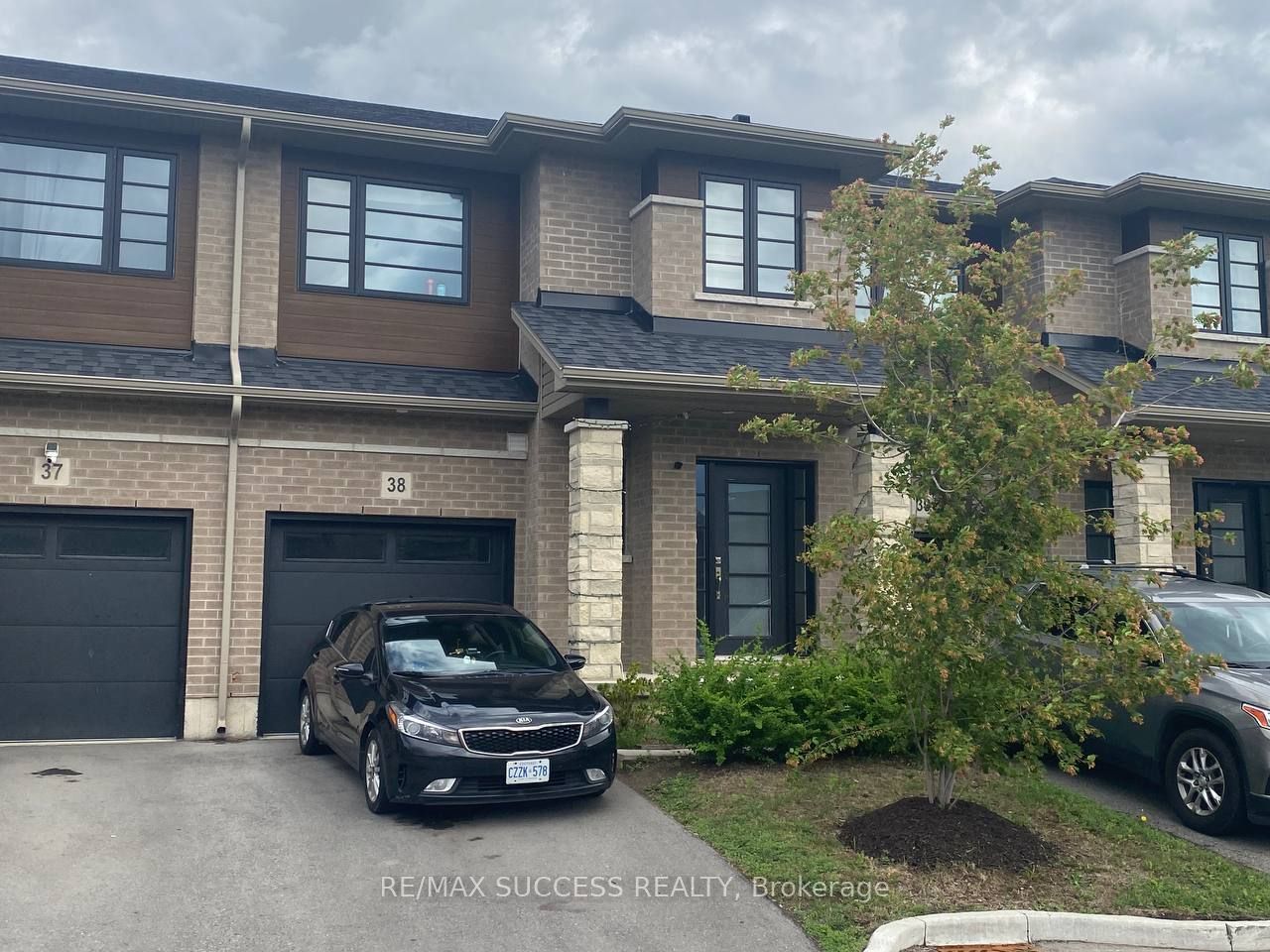 520 Grey Street 38, Brantford, ON N3S 0K1