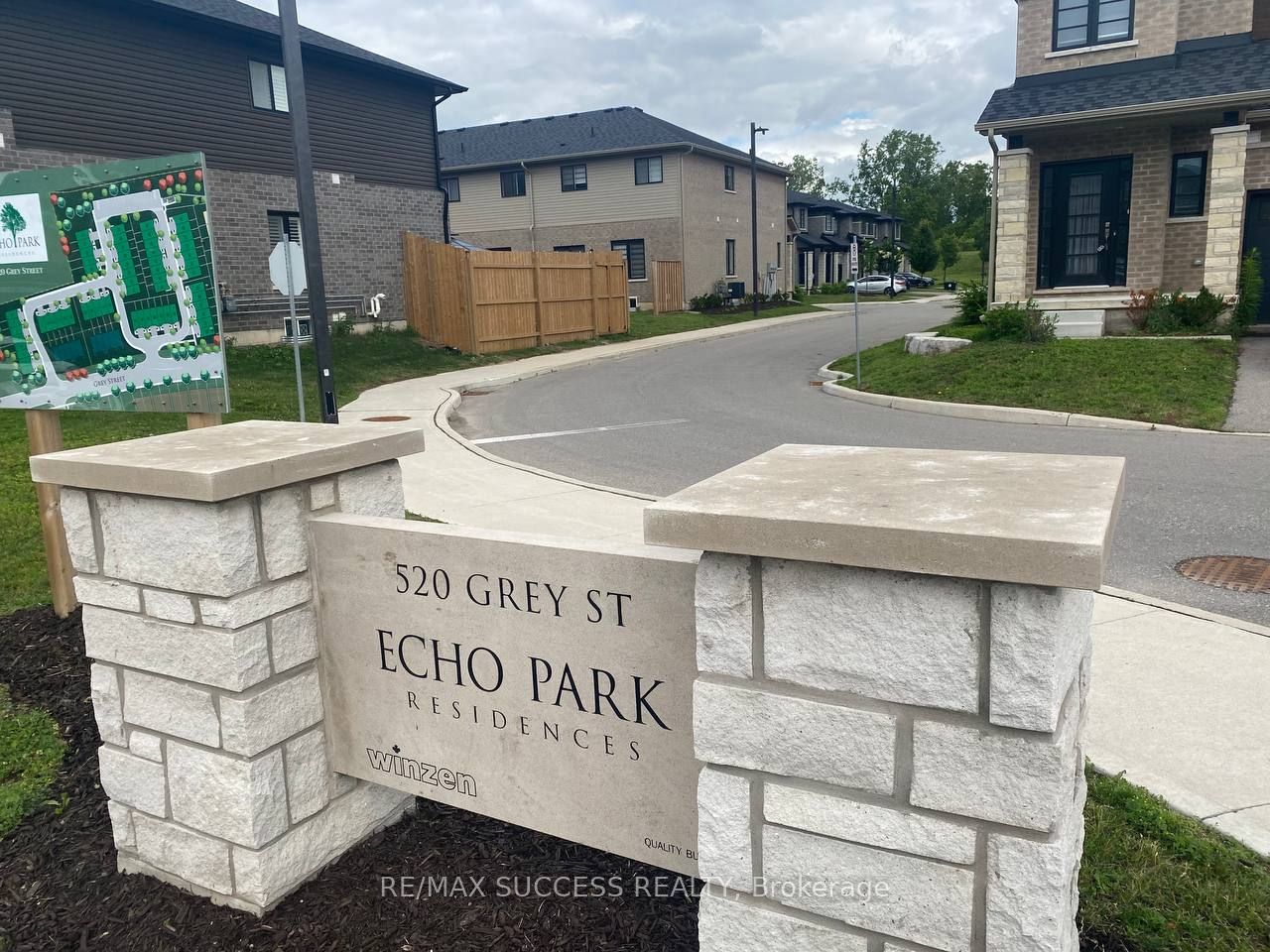 520 Grey Street 38, Brantford, ON N3S 0K1 photo 3