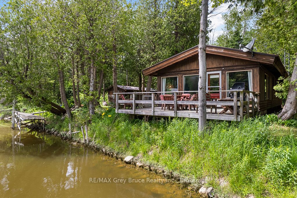 26 Bridge Street, Northern Bruce Peninsula, ON N0H 1W0 photo 2