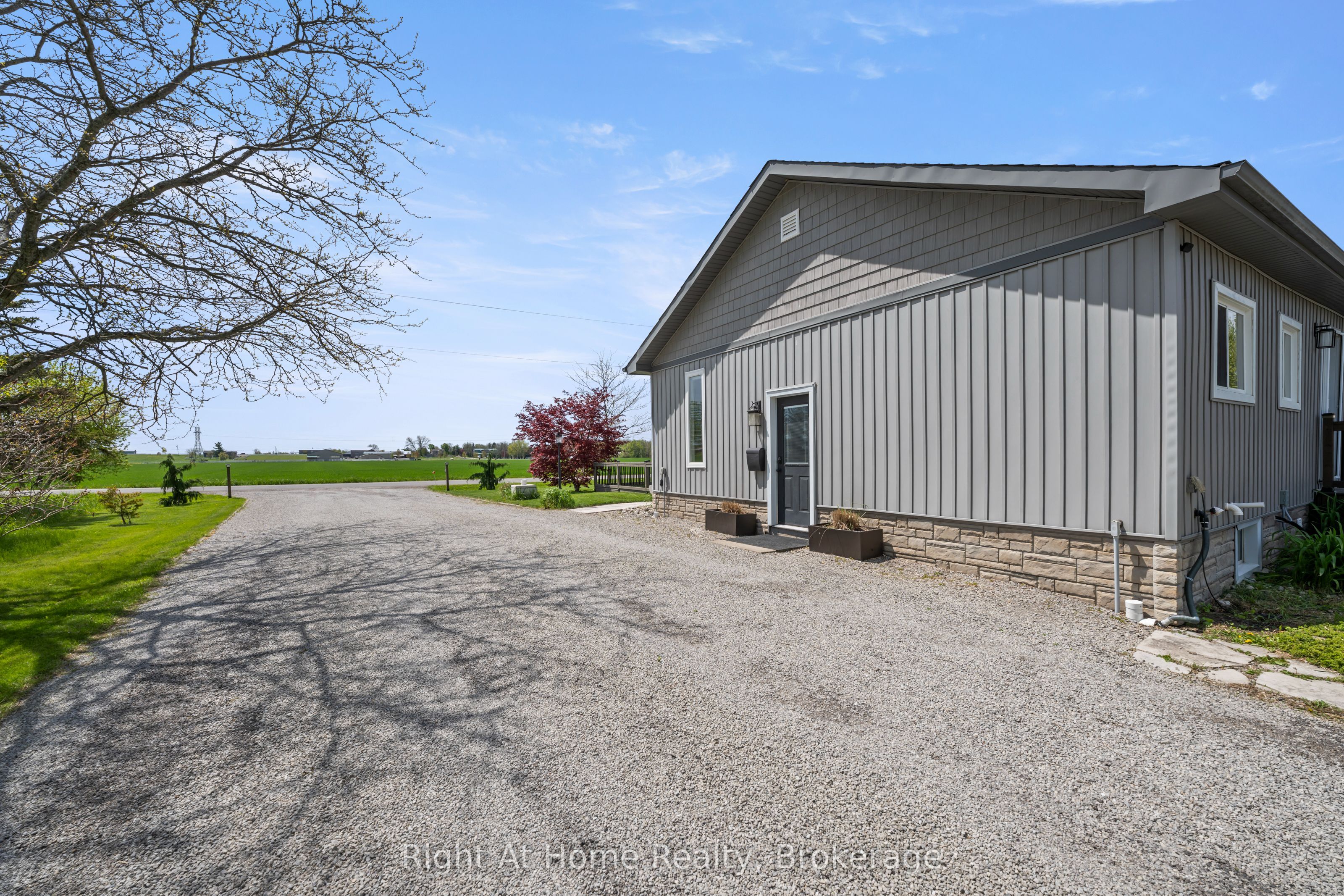 1483 Fifth Ave Louth N/A, St. Catharines, ON L2R 6P7 photo 3