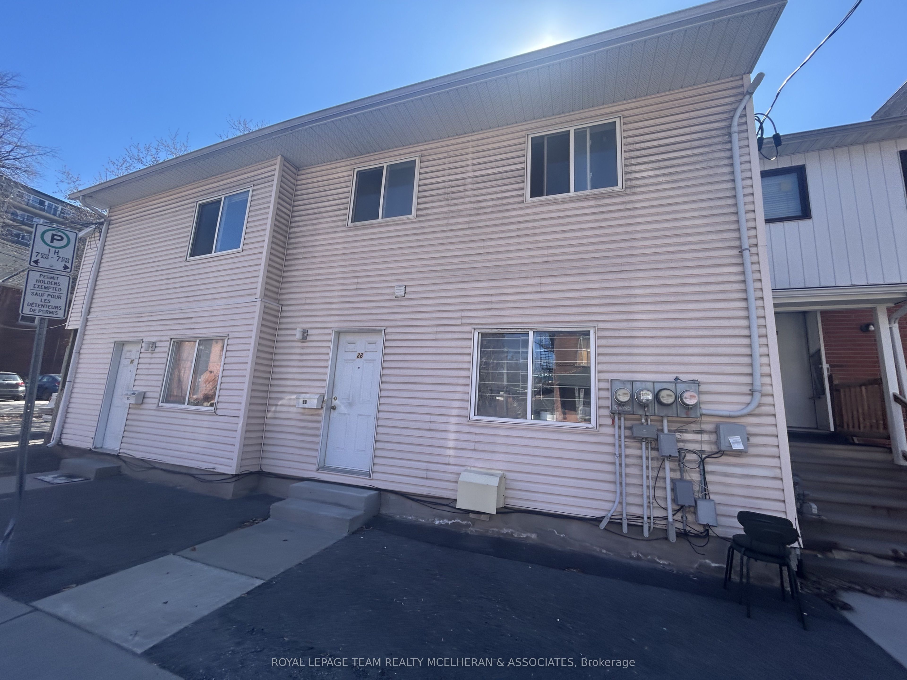 8 MacDonald Street, Ottawa Centre, ON K2P 1G9