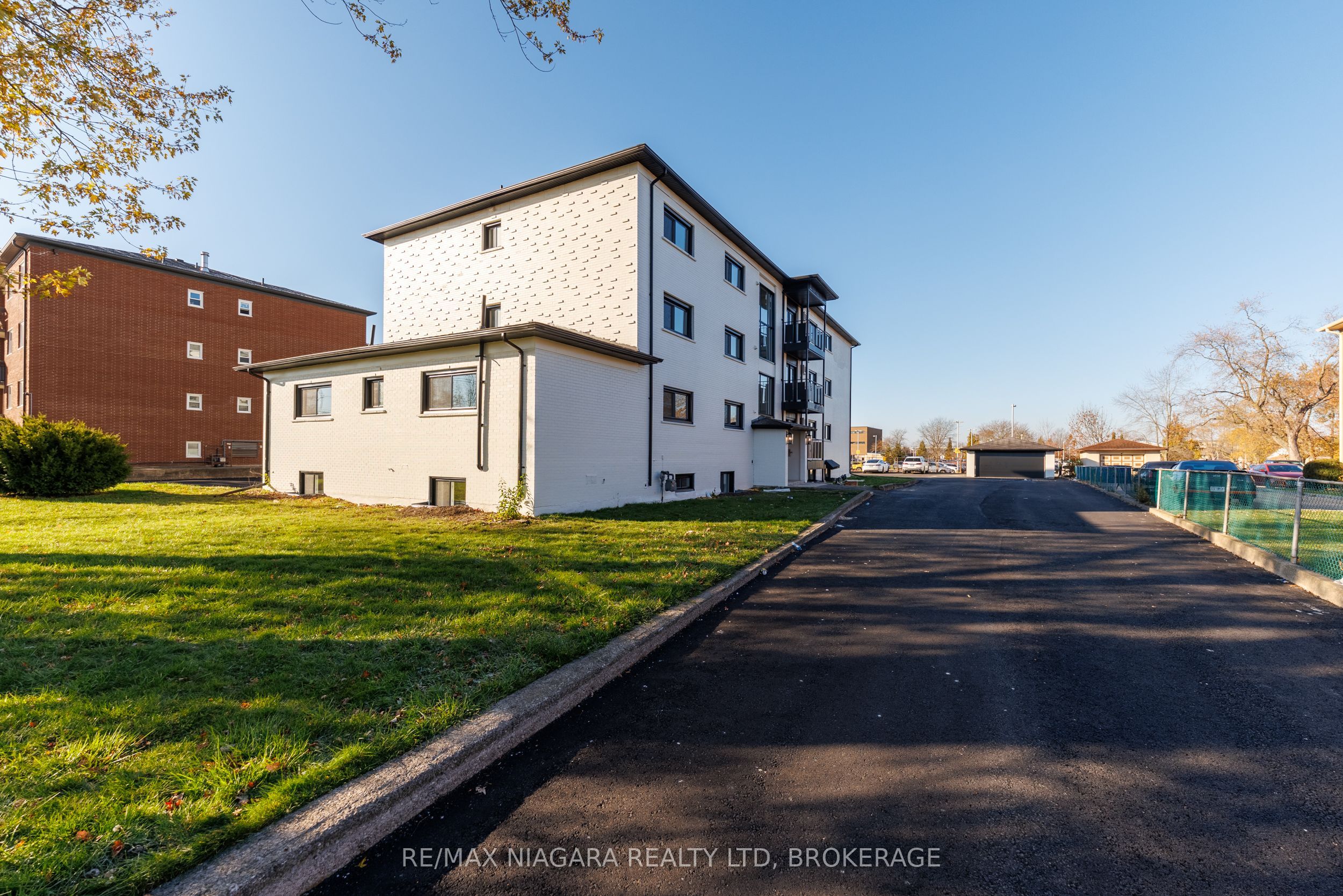 141 Plymouth Road Unit 12, Welland, ON L3B 3C8 photo 2