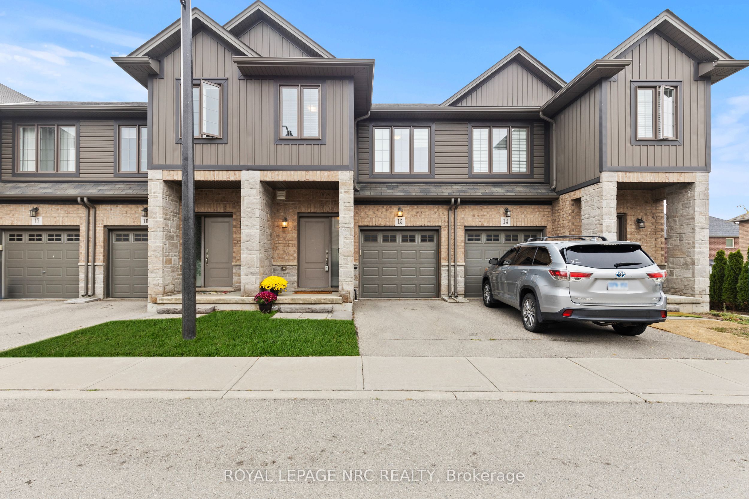 377 Glancaster Road 15, Hamilton, ON L9G 0G4