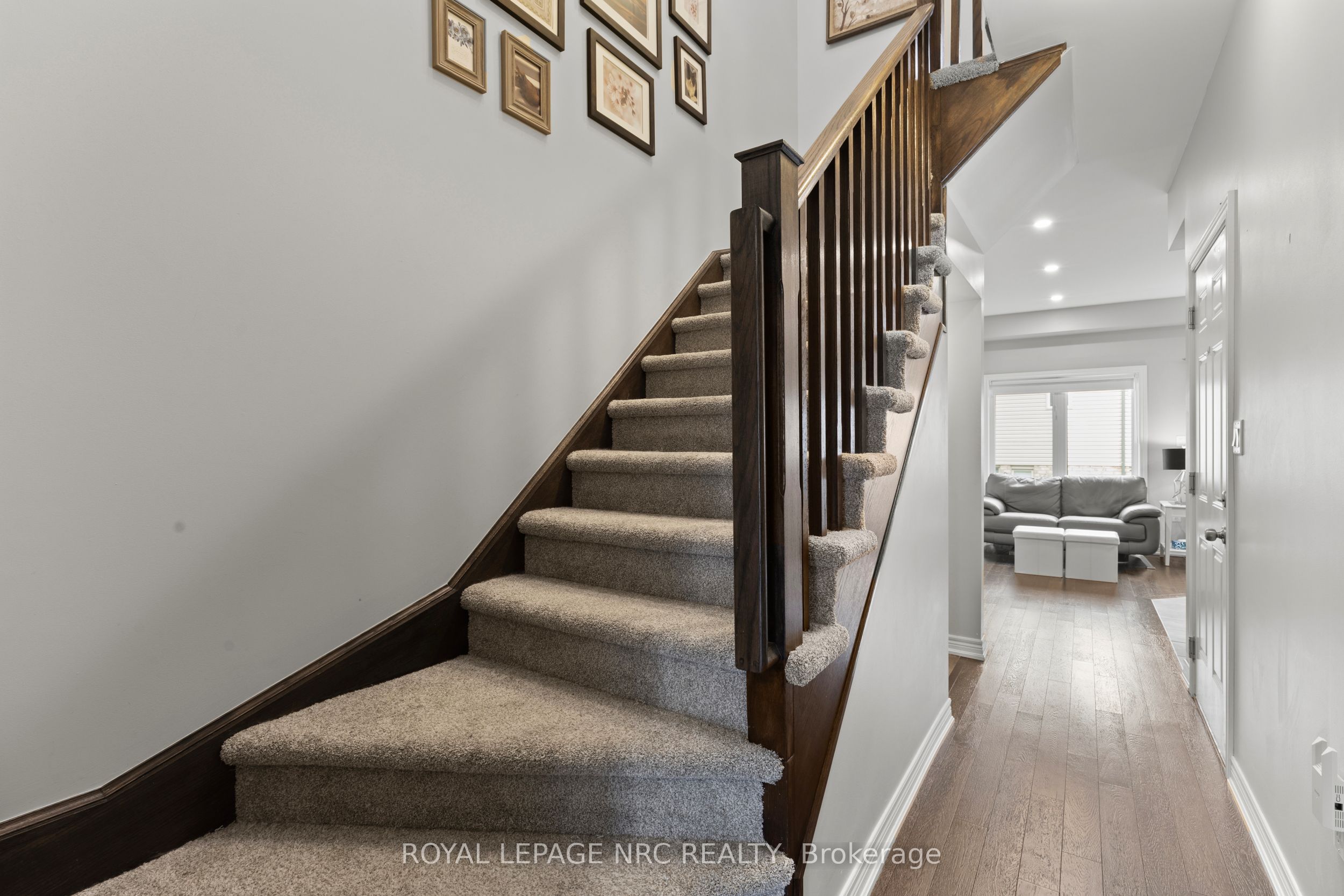 377 Glancaster Road 15, Hamilton, ON L9G 0G4 photo 4